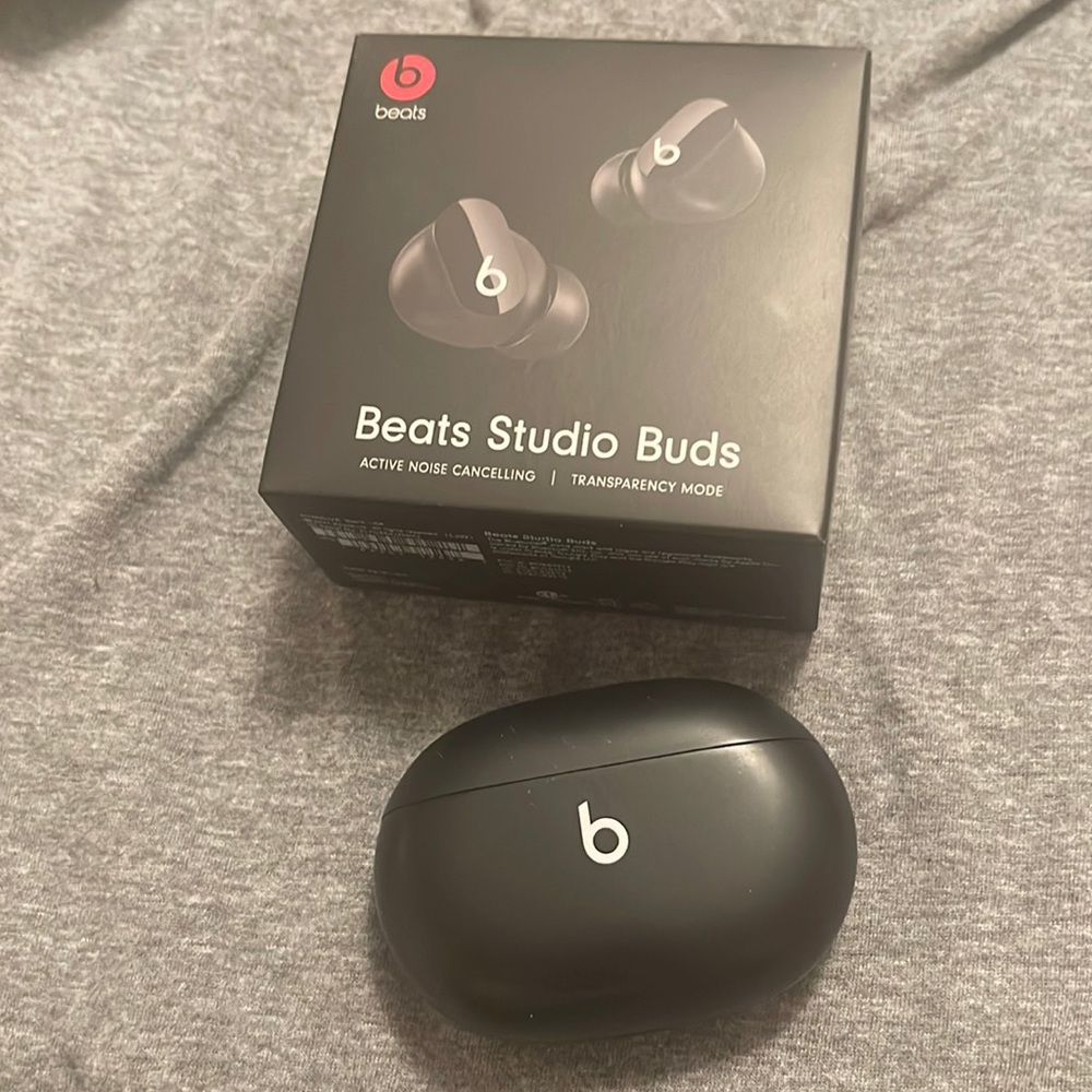 Beats Studio Buds